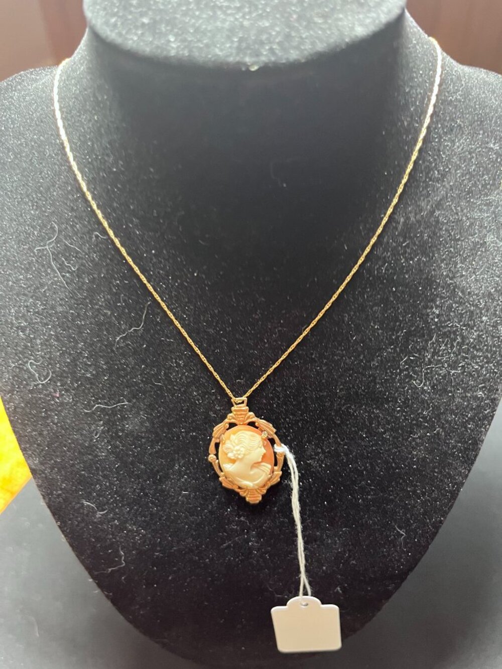 Ladies necklace